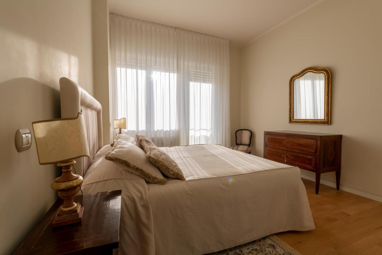 Casa Gramsci Luxury Apartment Pesaro Kültér fotó
